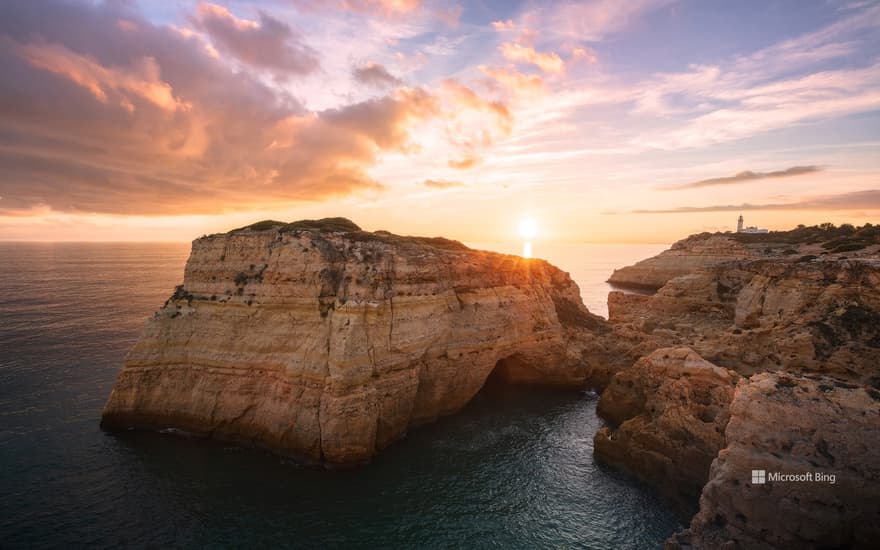 Alfanzina lighthouse, Algarve, Portugal