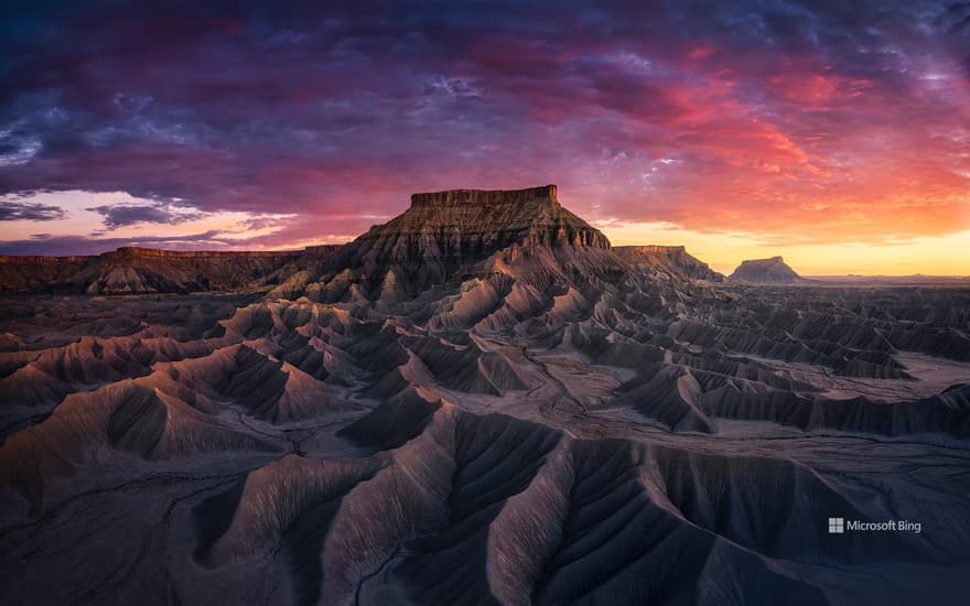 Sandstone butte in Capitol Reef National Park, Utah