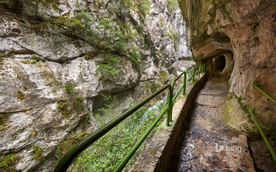 Cares Gorge (Garganta del Cares) footpath, Picos de Europa National Park, Castilla y Leon, Spain