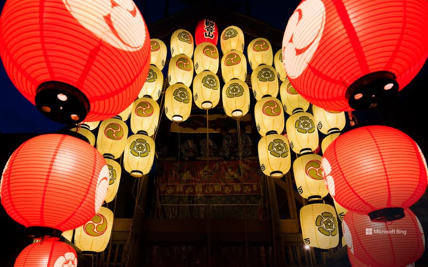 Minamikannonyama illuminated by lanterns, Kyoto City