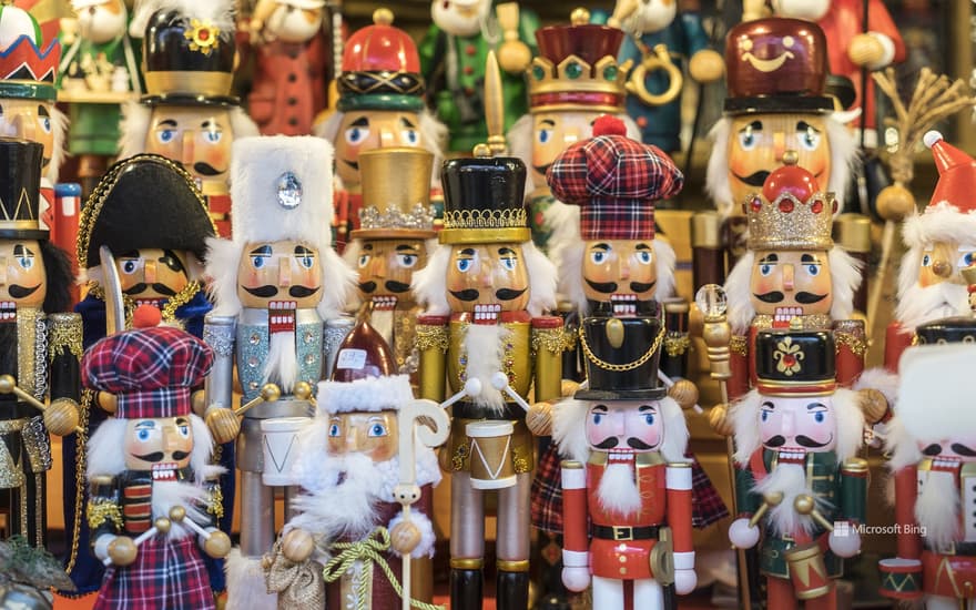 Souvenir sales at the Christkindlesmarkt, Nuremberg